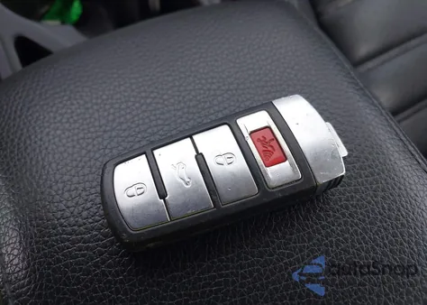 2010 Volkswagen Cc Sport z USA, uszkodzony, nr VIN WVWML7AN5AE521182